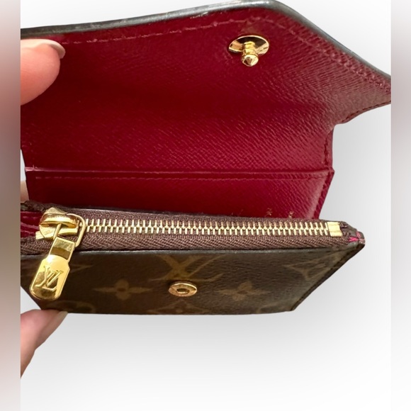 LOUIS VUITTON Portefeuille Zoe Trifold Wallet, Monogram, Fuchsia - Picture 10 of 16